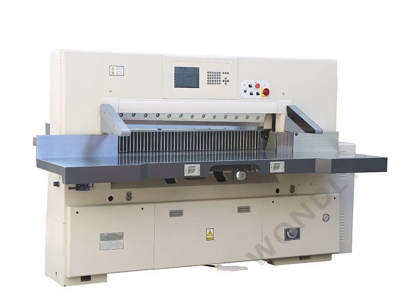 QZYK1370DF 觸摸屏 程控切紙機(jī)