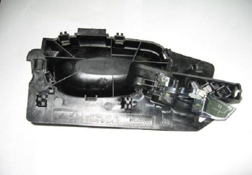 標(biāo)志307內(nèi)把手 （右）