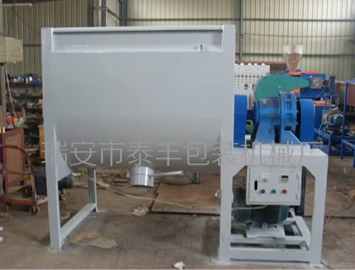 不旋轉(zhuǎn)臥式拌料機