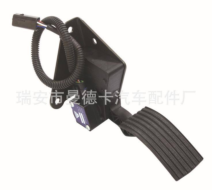 德龍三孔電子油門踏板DZ93189570085