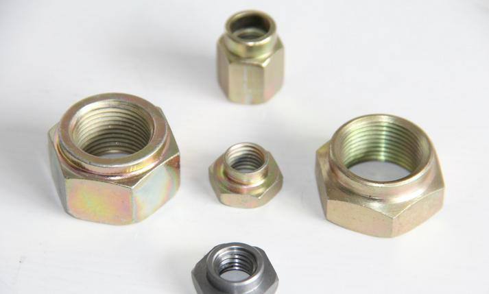 供應非標車臺階六角螺母