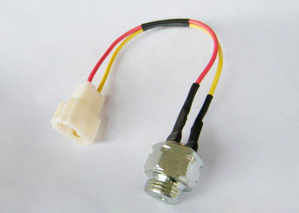 車橋雙線壓力開關 青特車橋，安凱車橋，斯太爾車橋