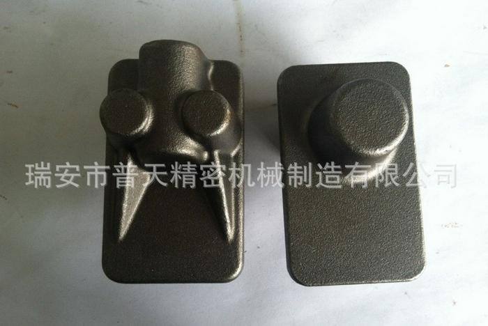 本公司專業生產加工翻轉油缸鍛件