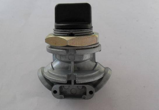 重型車配件：二位二通轉(zhuǎn)閥/開關(guān)閥