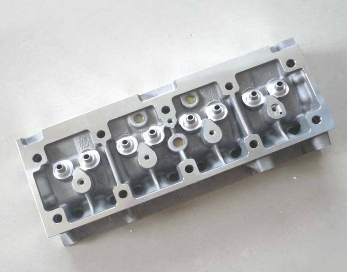 雷諾 Renault R9 Cylinder Head 汽缸蓋