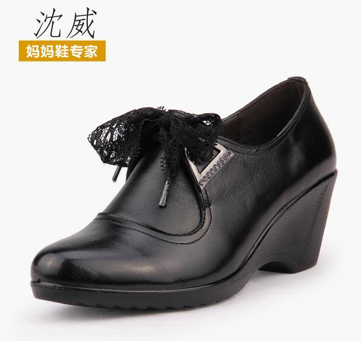 沈威春季新款中老年女鞋媽媽鞋真皮單鞋特價蕾絲坡跟老人鞋