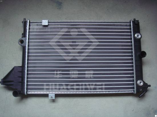歐寶 1300084 汽車散熱器