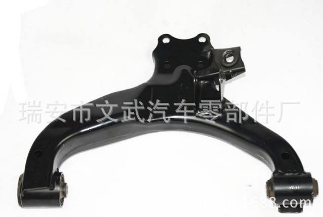 URVAN E25下懸掛/控制臂/擺臂54500-VW000 54501-VW000