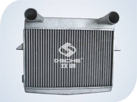 1118B36C-010東風中冷器