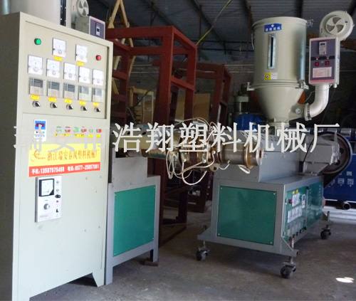 塑料管材生產(chǎn)線3