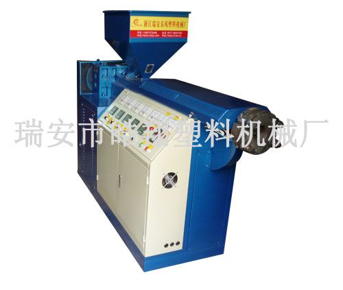 PVC硬管擠出機(jī)1