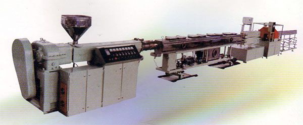 HXSF新型PP-R冷熱水管生產線