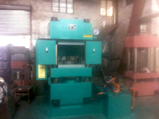 Y33-160T四柱液壓機