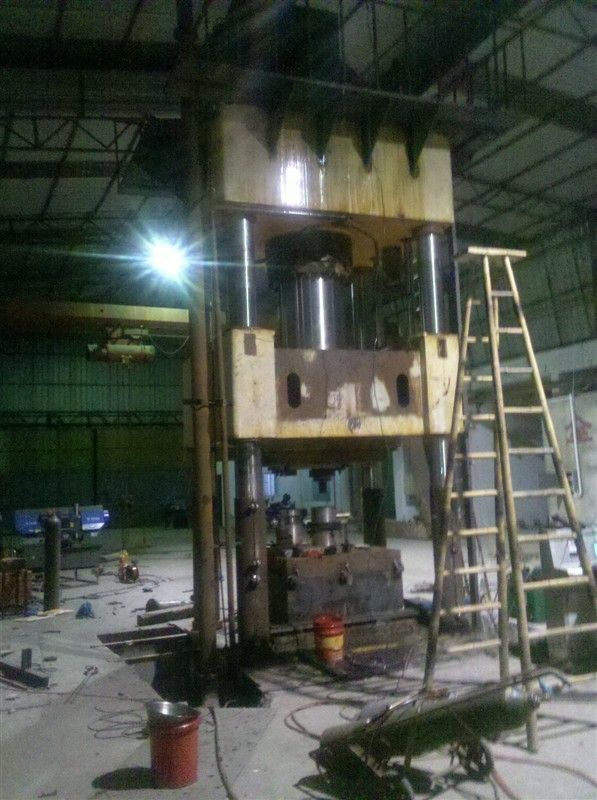1200T鍛造液壓機(jī)