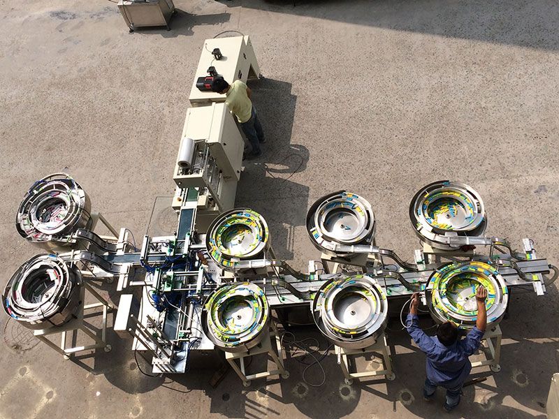 宜家夾子組合包裝機(jī)