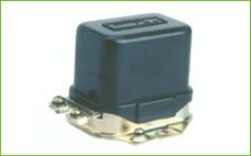 發電機電壓調節器　FT61-12V