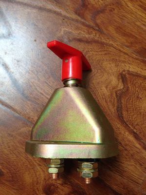 電源總開關，電瓶開關，急停開關