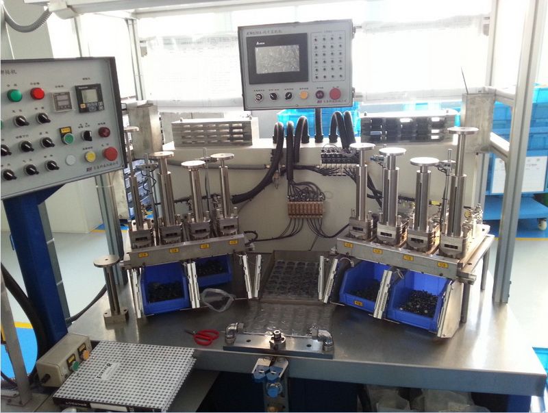 發(fā)閥片頂出機(jī)