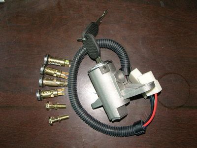 依維柯IVECO汽車點(diǎn)火開關(guān) 504026642