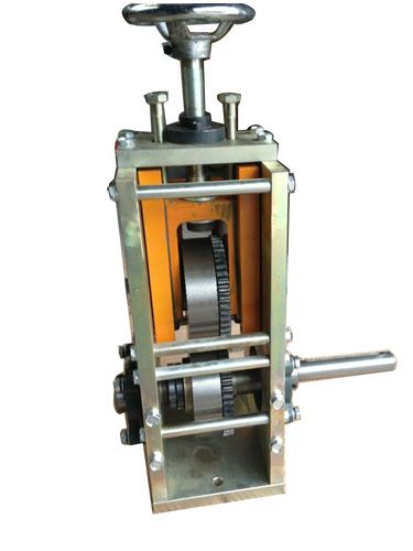 PP打包帶壓花機(jī)