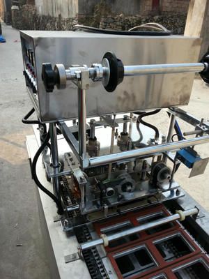 豆腐鴨血灌裝封口機