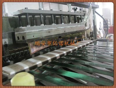 PVC弧形袋、切角方底形，弧形袋制袋機