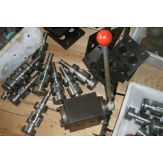 漁船配件，液壓油汞換向閥.油泵離合器.收網機配件.起網機配件