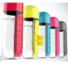 水杯帶七日便攜藥盒二合一 戶外攜現(xiàn)便水瓶藥杯老年人專(zhuān)用杯