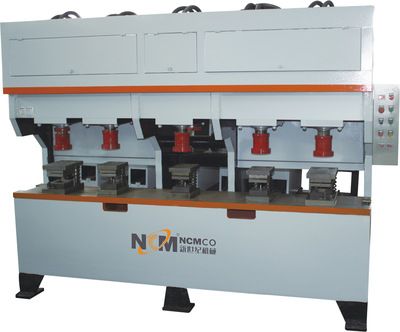 防盜門設(shè)備  多沖頭組合沖床 機(jī)械設(shè)備