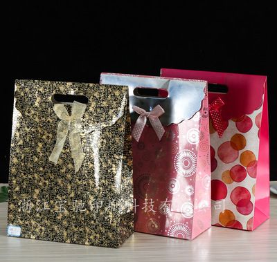 白卡紙手提袋 創(chuàng)意禮品紙袋 購物服裝袋