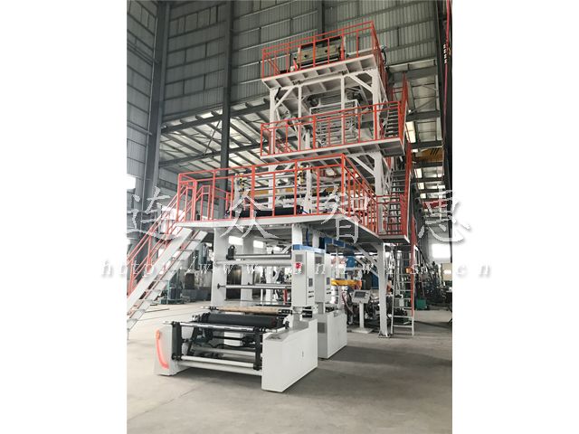 LZ50/65/65-2000三層共擠在線自粘（保護(hù)膜）生產(chǎn)線