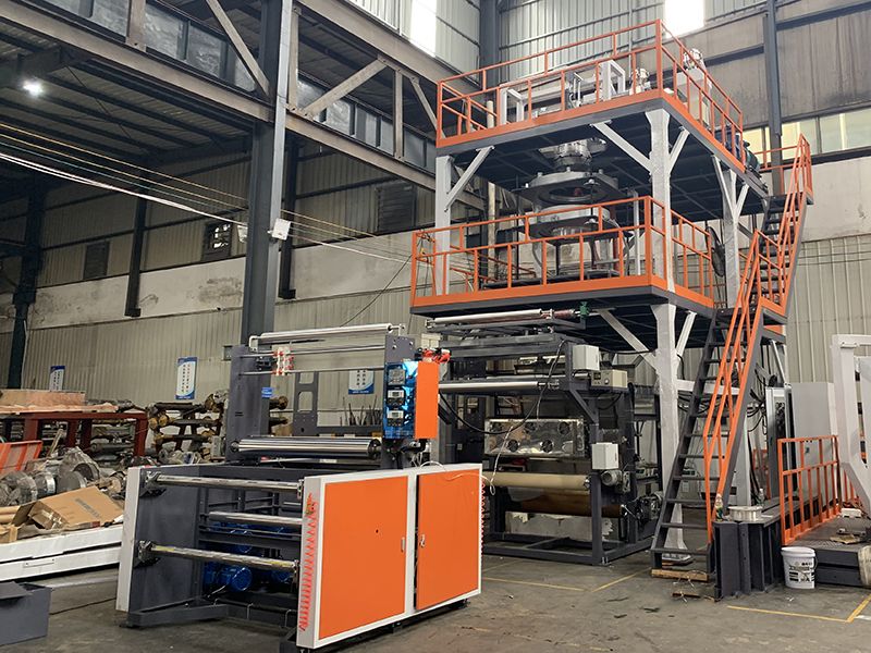 3層下吹水冷吹膜機