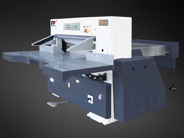 QZYK1680CD 程控切紙機