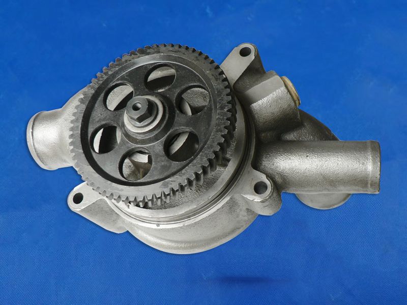 納威斯達 水泵 OE：235326039